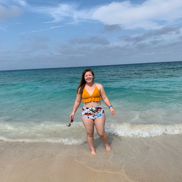 Meet your Posher, Mallory - Picture 8 of 8